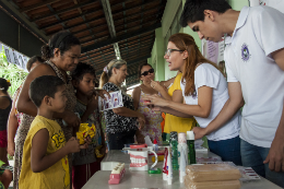 Imagem: CEDEFAM promove atendimentos gratuitos na área de saúde bucal para a comunidade (Foto: Viktor Braga/UFC) 