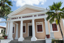 Imagem: O Simpósio de Pesquisa e Pós-Graduação em Ciências Agrárias na UFC integra a programação do Centenário da Escola de Agronomia (Foto: Viktor Braga/UFC)