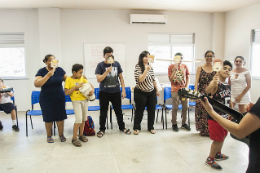 Imagem: Espetáculo terá crianças e adolescentes com deficiência, acompanhados dos pais e mães (Foto: Ribamar Neto/UFC)