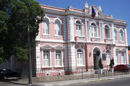 Imagem: A inauguração do EDUCLAB ocorrerá em cerimônia no Auditório Antônio de Albuquerque, da FEAAC, em Fortaleza. (Foto: Divulgação/FEAAC)