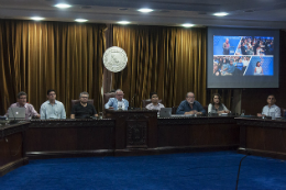 Imagem: Reunião aconteceu na sala do Conselho Universitário, na Reitoria (Foto: Viktor Braga/UFC)