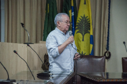 Foto do reitor da UFC, Henry Campos, na abertura da reunião de planejamento sobre as ZEIS