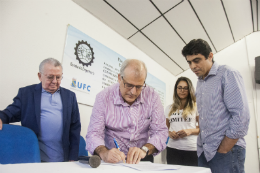 Imagem: Convênio permitirá o intercâmbio de estudantes de pós-graduação e de professores (Foto: Ribamar Neto/UFC)