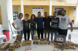 Imagem: A equipe da FACED se destacou por seu trabalho sobre robótica educacional, de baixo custo e sustentável (Foto: Divulgação)