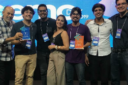 Equipe da Sitiá Brasil, acompanhada pelo titular da SECITECE, Inácio Arruda, e do coordenador do CEMP da UFC, Abraão Saraiva Júnior (Foto: divulgação)