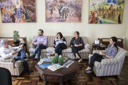 Imagem: Encontro no gabinete do reitor discutiu a implantação do projeto de gestão por competências da UFC (Foto: Ribamar Neto/UFC)