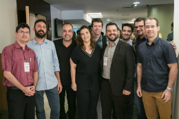 Grupo de professores da UFC membros afiliados à ABC posando para foto