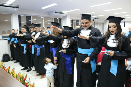 Imagem: Momento do juramento dos formandos (Foto: Harry Carvalho)