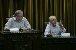 Imagem: Presidente da FIEC e do Conselho Deliberativo do SEBRAE, Ricardo Cavalcante, ao lado do reitor da UFC, Cândido Albuquerque (Foto: Ribamar Neto/UFC)