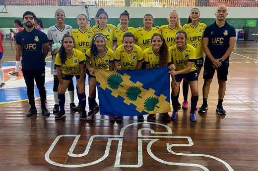 Imagem: Equipe feminina de futsal da UFC