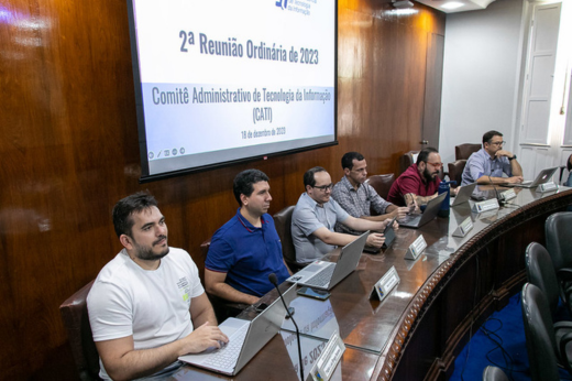 Imagem: Foto da reunião do Comitê Administrativo de Tecnologia da Informação e Governança Digital (CATI)