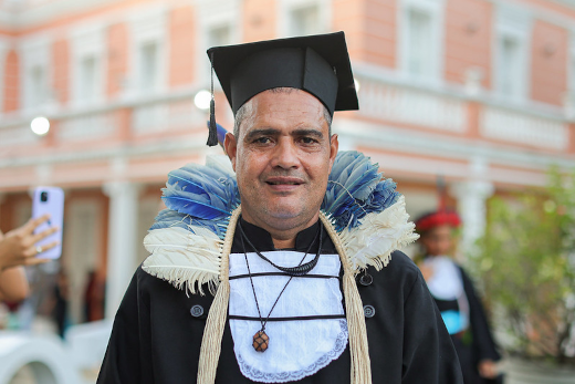 Fotografia de Renato Gomes da Costa, concludente da Licenciatura Intercultural Indígena Kuaba (Foto: Ribamar Neto / UFC Informa)