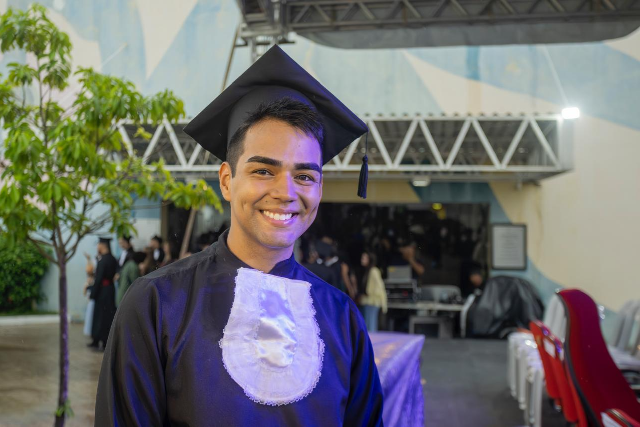 Imagem: formando posa para foto