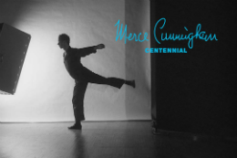 Imagem: foto do o coreógrafo norte-americano Merce Cunningham dançando