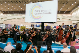 Imagem: A Orquestra Sinfônica da UFC ‒ Sobral fez uma apresentação em homenagem ao Centenário do Eclipse que comprovou a teoria da relatividade (Foto: Viktor Braga/UFC)