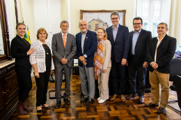 Imagem: Encontro do vice-reitor, Prof. Glauco Lobo, com a comitiva da embaixadora da Áustria no Brasil, Irene Giner-Reichl, aconteceu na Reitoria (Foto: Viktor Braga/UFC)