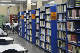 Imagem: salão da Biblioteca de Ciência da Saúde