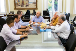 Imagem: O reitor Cândido Albuquerque ressaltou que projetos de informática e de infraestrutura tecnológica são prioritários para a Universidade nos próximos anos (Foto: Ribamar Neto/UFC)