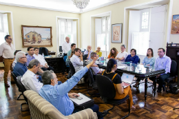 Imagem: O comitê de gerenciamento de crise estará discutindo medidas para casos específicos, que devem ser informadas nos próximos dias (Foto: Viktor Braga)