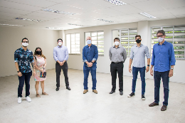 Imagem: Equipe do Ninna Hub e representantes da PROINTER em sala do condomínio