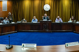 Imagem: Atual gestão da UFC na sala do Conselho Universitário