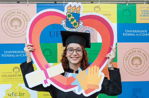 Imagem: A qualidade da graduação e o número de matriculados e formados são levados em conta no cálculo do IGC (Foto: Viktor Braga/UFC - registro meramente ilustrativo realizado antes da pandemia)