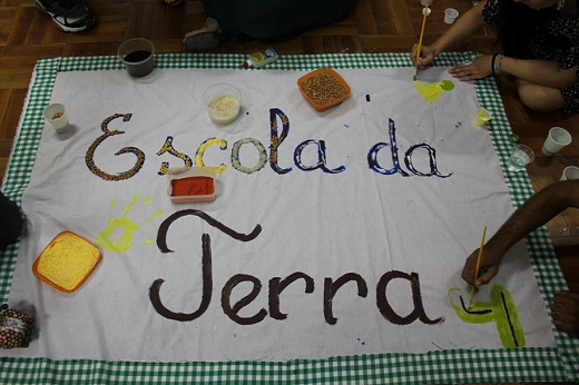 Imagem: O projeto Escola da Terra já beneficiou 2.000 profissionais da educação de 30 municípios cearenses no período de 2014 a 2021 (Foto: Arquivo da Escola da Terra-CE). 