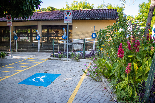 Imagem: Obras de acessibilidade e urbanismo do Departamento de Zootecnia, no Campus do Pici (Foto: Ribamar Neto/UFC)