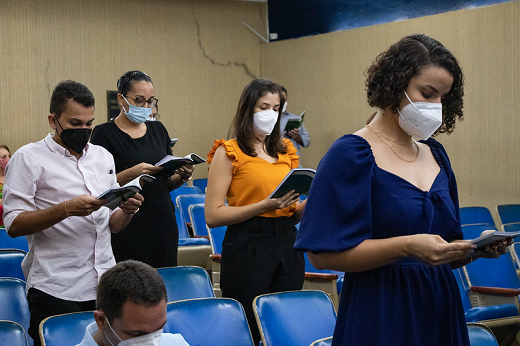 Imagem: Os novos servidores foram empossados no Auditório da Reitoria (Foto: Ribamar Neto/UFC)