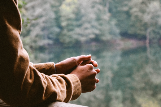 Pesquisadores analisaram a questão da saúde mental durante período de isolamento social (Foto: Ümit Bulut no Unsplash)