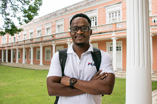 Imagem: José Aurélio Manhiça ingressou no doutorado em Geografia pelo Programa GCUB