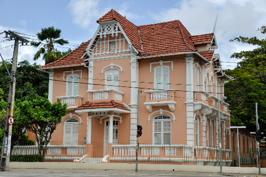 Imagem: prédio da Casa de Cultura Alemã da UFC