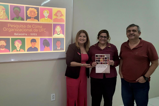 Imagem: Na foto, a Pró-reitora adjunta da PROGEP, Telma Araújo; a Profª Marilene Feitosa, que assumirá o cargo de Pró-Reitora de Gestão de Pessoas; e o atual titular da PROGEP,  Prof. Marcus Vinícius Veras Machado (Foto: Divulgação/PROGEP)