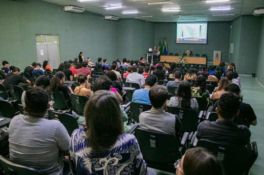 Imagem: palestra no Centro de Ciências