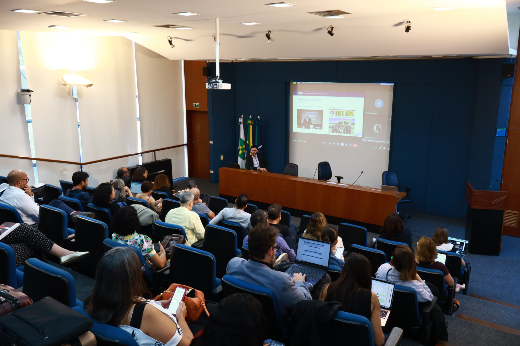 Imagem: membros do COGECOM se reuniram nos auditórios da ANDIFES e da Reitoria da UnB, em Brasília