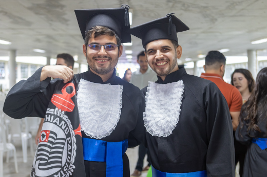 Imagem: Gustavo Illgner e Lucas Naaty, concludentes de Engenharia Civil