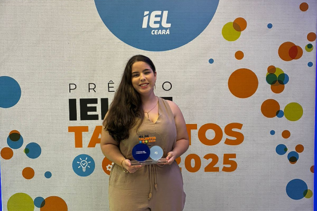Imagem: A estudante Letícia Façanha, do curso de Engenharia Civil da UFC
