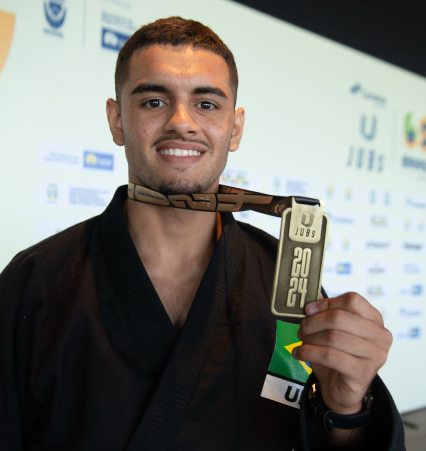 Imagem: João Rocha, da graduação em Educação Física da UFC, é um dos favoritos no jiu jitsu (Foto: acervo pessoal)