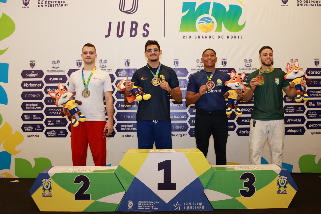 O estudante de Educação Física da UFC João Rocha conquistou o primeiro lugar no jiu-jitsu (Foto: Paulo José) O estudante de Educação Física da UFC, João Rocha, conquistou o primeiro lugar no jiu-jitsu