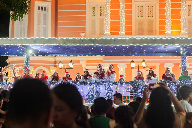 Os jardins da Reitoria receberão orquestras, corais e feiras a partir das 16h (Foto: Sergio Lima) Imagem: Os jardins da Reitoria receberão orquestras, corais e feiras a partir das 16h (Foto: Sergio Lima)