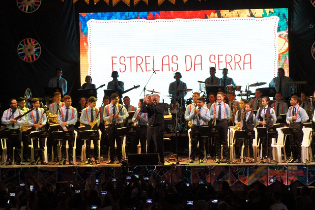 A Orquestra Filarmônica Estrelas da Serra se apresentará às 19h, nos jardins da Reitoria (Foto: divulgação) Imagem: A Orquestra Filarmônica Estrelas da Serra se apresentará às 19h, nos jardins da Reitoria (Foto: divulgação)