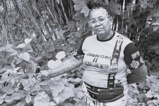 Quilombo Sítio Veiga, Quixadá (Foto: Rogério Rodrigues) Imagem: Mulher posando para foto. Quilombo Sítio Veiga - Quixadá