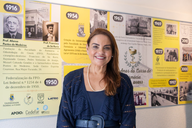 Imagem: diretora da Faculdade de Farmácia, Odontologia e Enfermagem (FFOE), professora Ana Karina Bezerra Pinheiro